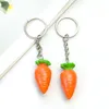 Porte-clés émulation carotte radis légume PVC résine pendentif porte-clés drôle Carota portefeuille sac à dos Dangle charmes porte-clés bijoux cadeaux