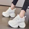 Scarpe casual Krasovki 8 cm sintetico genuino da donna con zeppa in pelle autunno primavera stivale alla caviglia alta moda di marca sneakers robuste