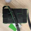 Crossbody Bag Casettes Bottegvenetas Orijinal Deri 7a Intrecciato Tahıl Rubikler Küp Diagonal Modaya Dönüş