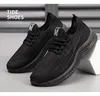 Scarpe da ginnastica comode e traspiranti con superficie in rete da uomo nuove estive Scarpe sportive da studente scarpe casual da pista scarpe sottili scarpe da rete