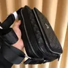 Klassieke designer tas mannen reliëf crossbody tas heren schoudertas telefoon sleutel mode mode messenger tassen handtas voor mannen luxe handtassen