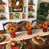 Runner da tavolo da pranzo con foglie autunnali cadute e zucca, decorazione country in lino per decorazioni natalizie 240325