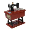 Lådor avvecklas vintage mini Sewing Machine Style Mechanical Music Box