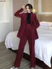 Kvinnors tvåbitar byxor Vintage Corduroy Bourgogne Blazer Suits Lång ärmjacka Wide Leg 2 Set Mini kjol kläder höstkläder