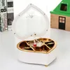 Dekorativa figurer Creative Stable Base Musical Jewelry Box Smooth Surface Transparent lock Multifunktionell musik