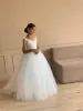 Prenses Çiçek Kız Elbise 2024 Bir Çizgi Tül Dantelli Türük İlk Cemaat Gowns Küçük Çocuk Bebekler Vaftiz Vaftiz Vaftiz Junior Nedime Düğün Konuk Elbise