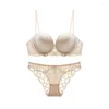 Set di reggiseni Set di lingerie in pizzo liscio e solido Set di reggiseni raccolti da donna Abiti sexy per biancheria intima con bordi riassunti per bella ragazza