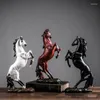 Decorative Figurines European Style Horse Sculpture Resin Animal Statue Decoration Souvenir Gift Living Room Office Study Desktop