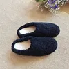 Pantofole 2024 color solido peluche femminile da donna calda camere da letto di cotone chiusa in cotone morbido e comodo vincere la nuova estate con scatola sz 36-45