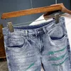 Männer zerrissene gerade Denim-Shorts Graffiti-Jeans FI-Spray-Löcher Persalisierte kurze Jeans Hip-Hop-Streetwear K6nP #