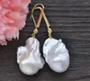 Dangle Oorbellen Z10018 Een 32 mm witte barokke Keshi herboren pareloorbel CZ