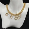 Gold Brass Necklace Fashion Letter Pendant Chain Necklace Designer för kvinnor Temperament Designer smycken gratis porto.