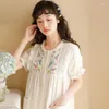 Accueil Vêtements Vintage broderie coton blanc pyjama ensembles pour femmes à manches courtes pantalons longs été lâche cardigan grande taille vêtements de nuit