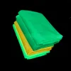 Tissu 1,5 m de largeur brille dans le tissu en peluche sombre tissu de velours lumineux couleur changeante tissus de créateur de fluorescence pour bricolage jouets à coudre