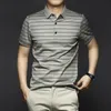 Yaz erkekler kısa kollu pürüzsüz şerit polo gömlek erkek giyim sokak kıyafetleri moda gri sosyal iş rahat temel üstler 240318
