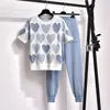 Korean kärlek tryckt stickad 2 -bit set kvinnor kort ärmpärlor stickande knitkläder tee tops cjunto 90 cm jogging malhas byxor casual kostym e4e7#