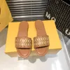 Chaussures décontractées Signature Les pantoufles d'été Summer Beach Sliders se sentent Sandales Mentes plates Mules en cuir authentique Bran Sunny 2024 Nouveaux femmes Sandale Mans Boîte cadeau