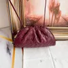 Mini bolsa de bolsa tecido tecido nuvem saco de embreagem para mulher masculina bolsa de luxurys até mesmo bolsa de couro de cordão