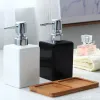 Juegos de embotellado de líquido para lavado de manos de cerámica con taza, almohadilla de madera, dispensador de jabón para hotel, botella de emulsión, accesorios de baño con bandeja de madera