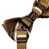 Bow Ties Hi-Tie Jacquard مخطط الذهب الأسود الفراشة الحرير رجال Tie Hanky ​​Cufflink