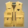 Vestes de créateurs pour hommes stylistes stylistes de luxe Femmes hommes gilet extérieur camping avec plusieurs poches de haute qualité couples vestes sans manches de vent parka