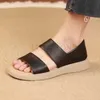 Sandálias femininas verão novos sapatos casuais macios elegante fundo plano peixe boca praia slide na parte superior h240328
