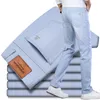 2024 Brand Top Classic Style Men Spring Summer Jeans Busin Casual Light Blue Stretch Cott Denim Manliga byxor D0FH#