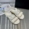 Kanallar CF Metal Dokuma Zincir Bıçak Kenevir Halat Sandal Bayan Terlik Tasarımcı Moda Lüks Zarif Basit Düz Ayakkabılar Tasarımcı Cha Platform