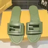 Tasarımcı Sandalet Kaydırıcıları Yaz Plajı Moda Kadın Lüks Flip Flops Loafers Chaussure Mektup Anatomik Deri Slide Plaj Terlikleri