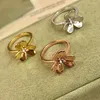 Cluster Rings Single Flower Ring Is Also A Classic Three Color That Cannot Be Missed