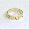 18K Plaqué Or Haute Qualité Bande Anneaux Classique Mode Amour Bague Bague À Ongles pour WomenGirl Mariage Fête Des Mères Bijoux Femmes175U