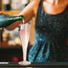 Kubki jednorazowe słomki 5pcs kreatywne szampana flety plastikowe złoto w proszku kieliszki do wina wysoko nogi kieliszek przyjęcia weselny koktajl