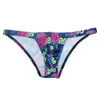 Mutande M6 attillato sexy floreale a vita bassa costume da bagno da uomo bikini sposa nuova estate pantaloncini da spiaggia da uomo costume da bagno da uomo costume da bagno di piccole dimensioni J240328