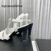 Kanales cf Metal Women Shoes Schuhe Fashion Kleid Leder High Heel Schnalle Briefe Hochzeitsfeier Geschäfte Casual Flat Shoes 06-018