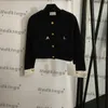 レディースエレガントジャケットデザイナーニットコートゴールドボタンデザインジャケットクルーネックアウター女性の豪華なジャケット