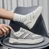 Scarpe casual Sneakers da uomo primaverili e autunnali Morbida pelle in super fibra antiscivolo Moda traspirante Leggera stringata