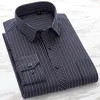 Formell Dr -skjorta för mäns rutig LG -hylsa Slim Fit Designer Busin randiga manliga sociala vita skjortor plus storlek S till 8xl D2JN#