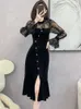 Abiti casual 2024 Velluto nero Patchwork in pizzo trasparente Abito lungo sexy Donna Elegante sirena arruffata Autunno Inverno Sera di lusso