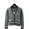 Cardigan maglione stile college con scollo a V da donna, monopetto, in lana grezza, lavorato a maglia, con logo, lettera MLXL