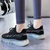 Casual Schuhe Turnschuhe Laufen Sport Tabi Für Frauen 2024 Gym Schuh Mode Designer Niedrigen Tennis Weibliche Hit Basketball Auf Förderung