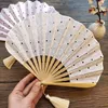 Dekorativa figurer Kvinnor Folding Fan Small Shell Mini Dance Hushållsprodukter Matchande Cheongsam Dress Wedding Hand