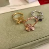 Cluster Rings Single Flower Ring Is Also A Classic Three Color That Cannot Be Missed