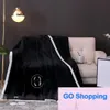 Quatily Mode Marke Korallen Fleece Große Marken Klassischen Stil Flanell Geschenk Decke Sofa Abdeckung Reise Abdeckung Decken Großhandel