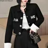 Femmes SS Designer Vestes Top Qualité Revers Polo Mode Poitrine Poche Slim Fit Blanc Broderie Imprimé Boucle En Métal Tricoté Cardigan À Manches Longues Vestes