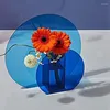 Les vases en acrylique sont utilisés pour les centres de table de mariage, la décoration de la maison et du bureau (anneaux doubles bleus)