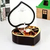 Dekorativa figurer Creative Stable Base Musical Jewelry Box Smooth Surface Transparent lock Multifunktionell musik