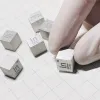 미니어처 1cm Indium Cube Doubledided 새겨진 주기적 표현형 데스크탑 장식