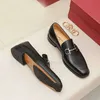 Designerskie luksusowe buty skórzane Letni zestaw biznesowy Feragamo NOWOŚĆ MOCCASIN Brytyjskie wysokiej klasy formalne buty skórzane mężczyzn skórzane mokasyny D808 Spring i WYI2 7H7G JNSJ