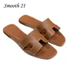 New 2024 Style Best Quality Designer Sandal Lady Outwear Leisure Vacation Beach Slides Flat Bottom Slippers Fashion Genuine Leather Slippers for Women Size 35-42