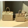 Cuir d'épaule classique à la mode Nouvelles femmes Birkkins Capacité Sacs 2024 Messager Designer grand sac Togo Single Top Layer Womens Cow Handsbag 2K8E FK5A